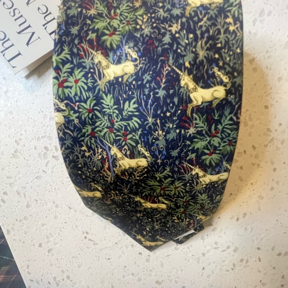 Metropolitan Museum of Art Tie! - Picture 4 of 6